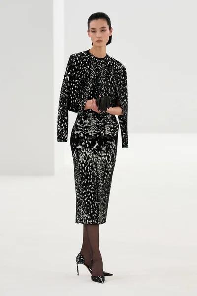 Look 14